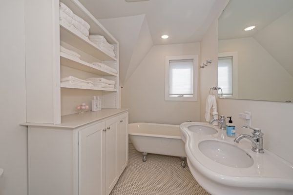 05-Bathroom
