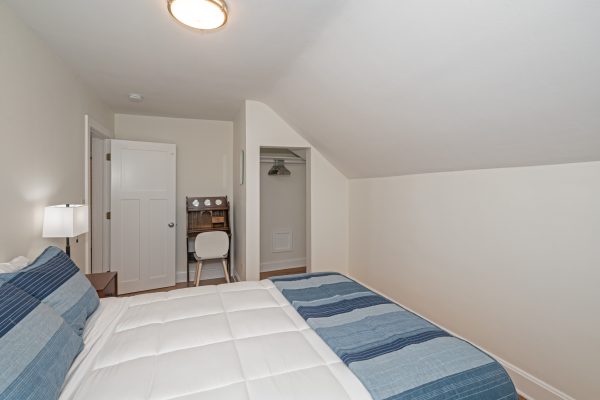 08-Bedroom (4)